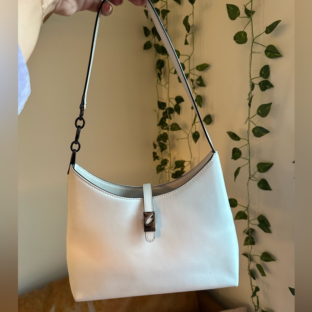 GUESS White Leather Shoulder Bag 2000s
